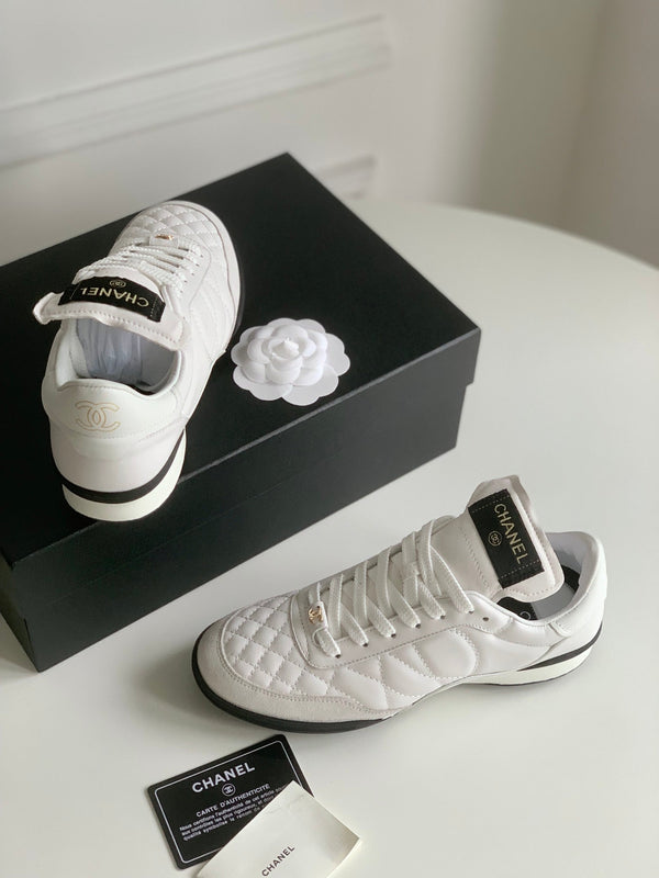 Sneaker CC in pelle di agnello bianca trapuntata 143556