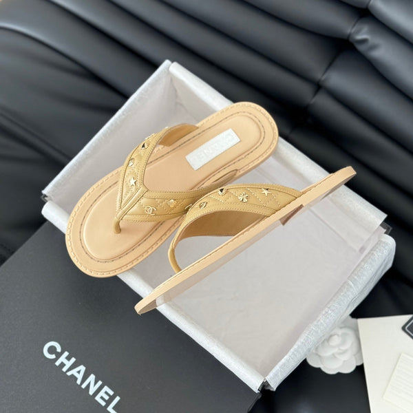 Double C Thong Sandals Lambskin Tan Brown