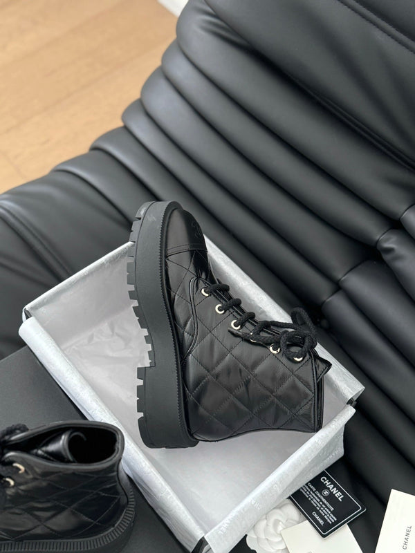 cc ankle boots black quilted patent lambskin