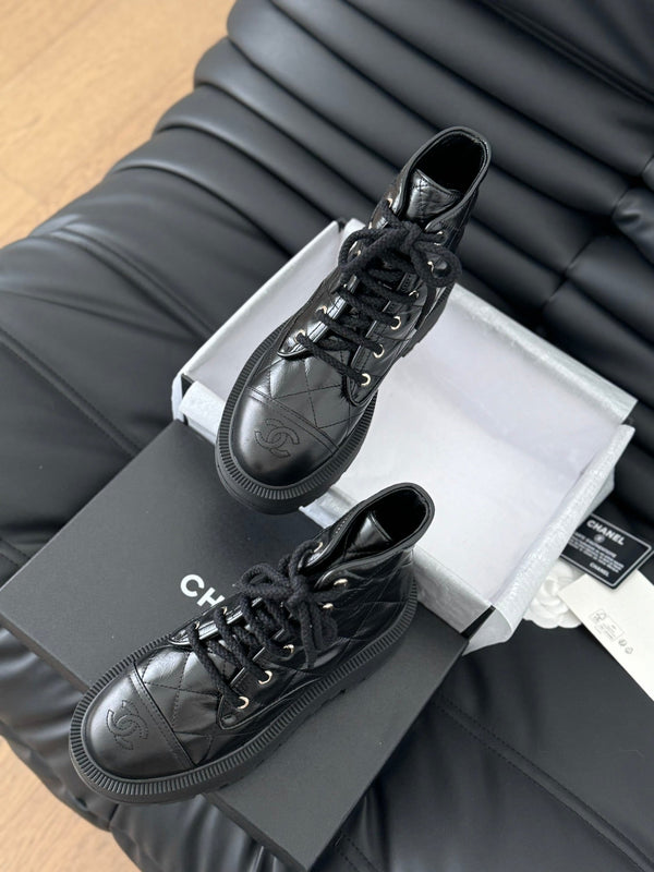 cc ankle boots black quilted patent lambskin