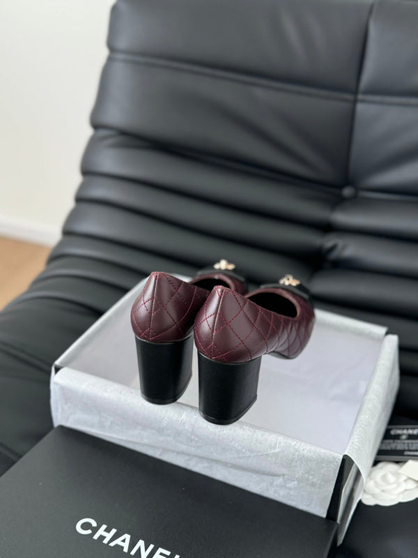 ballerina classica cc con tacco in pelle di vitello trapuntata bordeaux