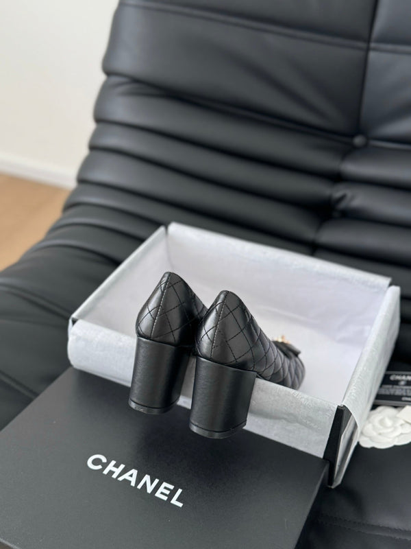 cc classic ballet flat with heel black quilted calfskin