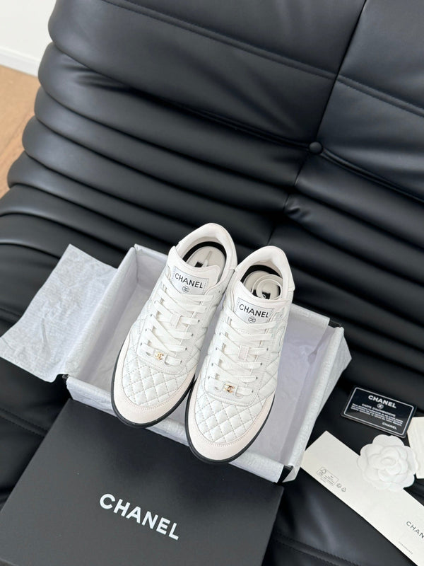 SNEAKER CC IN PELLE DI AGNELLO BIANCA RICAMATA