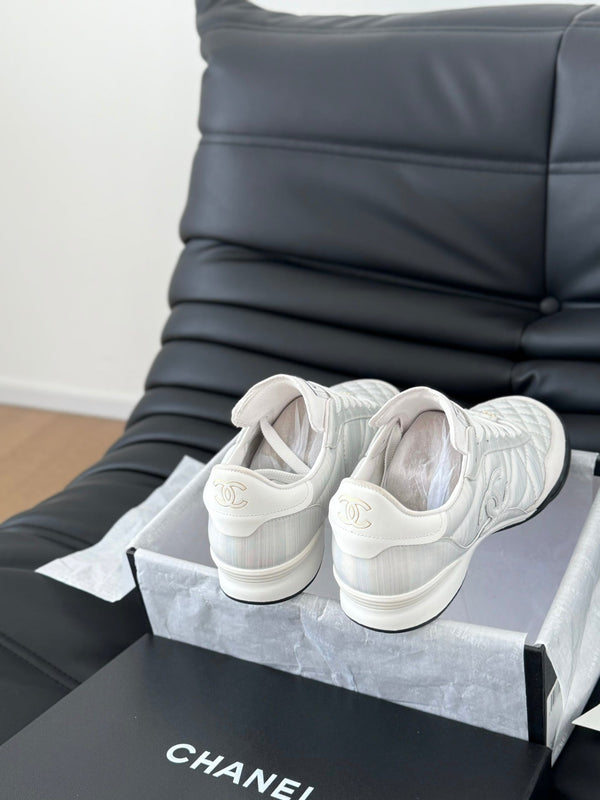 SNEAKER CC IN PELLE DI AGNELLO BIANCA RICAMATA