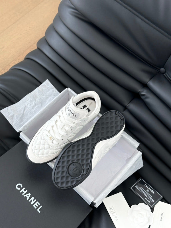 SNEAKER CC IN PELLE DI AGNELLO BIANCA RICAMATA