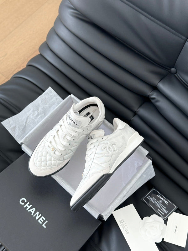 SNEAKER CC IN PELLE DI AGNELLO BIANCA RICAMATA