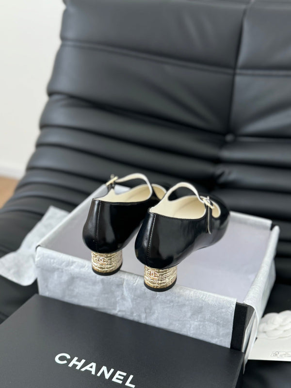 CC MARY JANE SHOES IN BLACK LAMBSKIN WITH GOLD HARDWARE