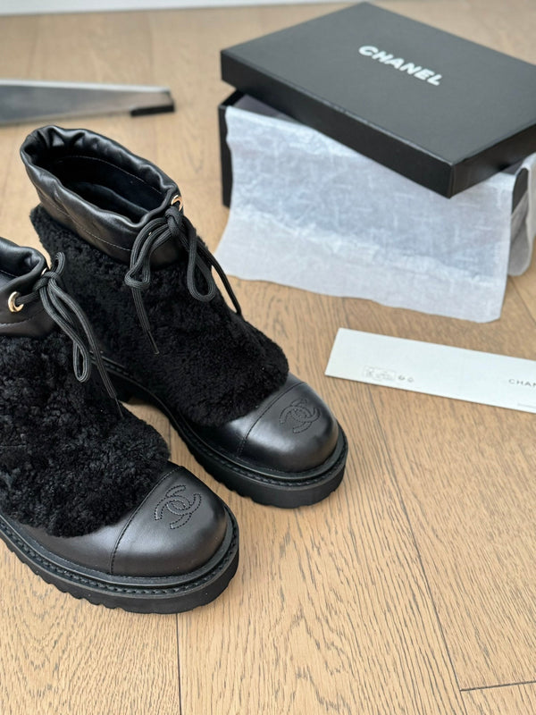 CC CHUNKY BOOTS IN BLACK SMOOTH FLEECE AND CALFSKIN