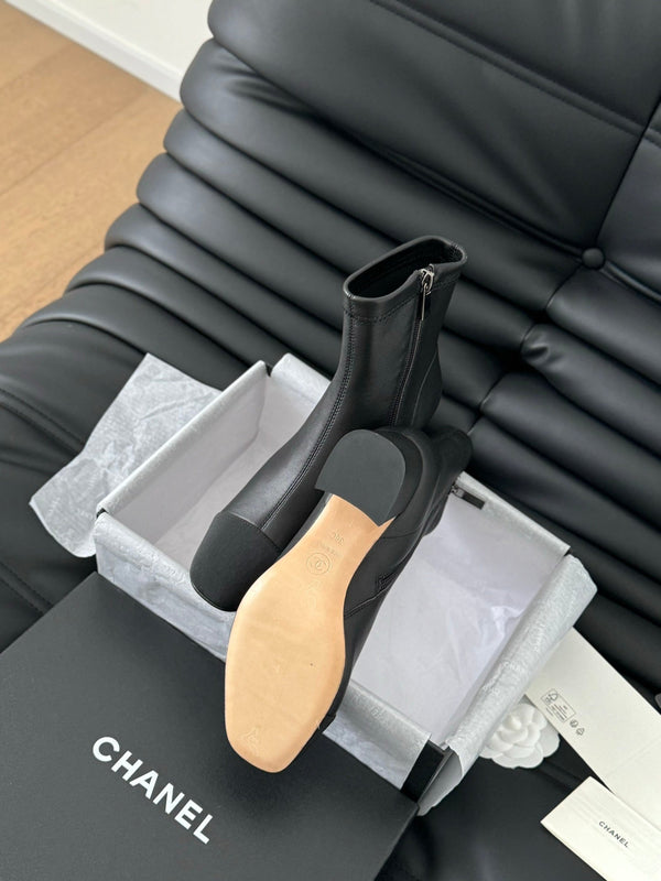 Stivaletto CC in pelle di vitello nera grosgrain