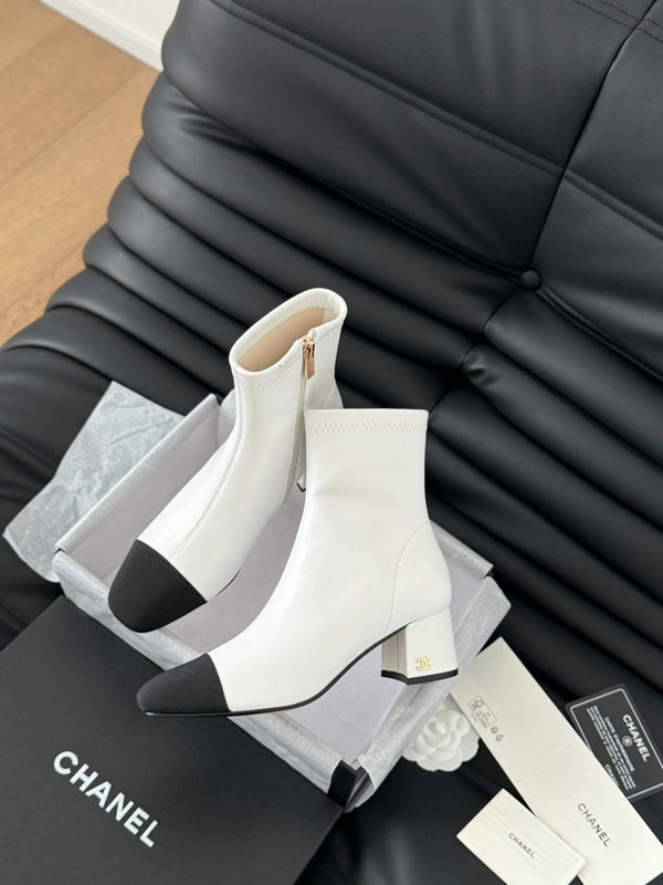 CC Ankle Boot White Calfskin Black Grosgrain