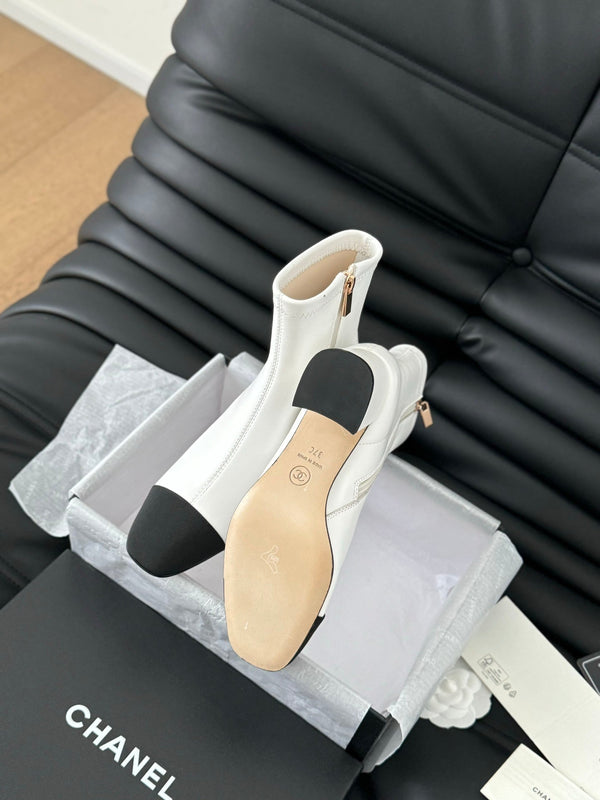 CC Ankle Boot White Calfskin Black Grosgrain