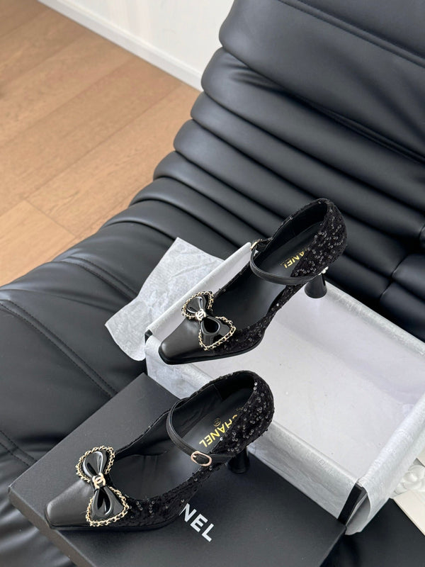 CC POINTED TOE HIGH HEELS IN BLACK VELVET AND LAMBSKIN GOLD HARDWARE