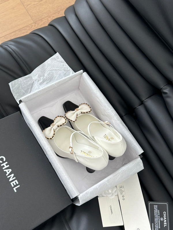 CC POINTED TOE HIGH HEELS IN WHITE MIX BLACK LAMBSKIN GOLD HARDWARE