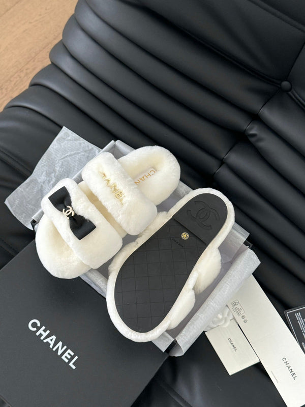 CC DAD SANDAL MULE IN PILE BIANCO CON FERRAMENTA ORO