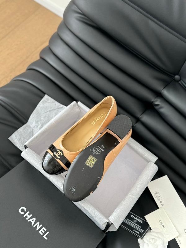 CC High Heels Beige Black Lambskin