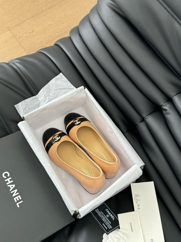 CC High Heels Beige Black Lambskin