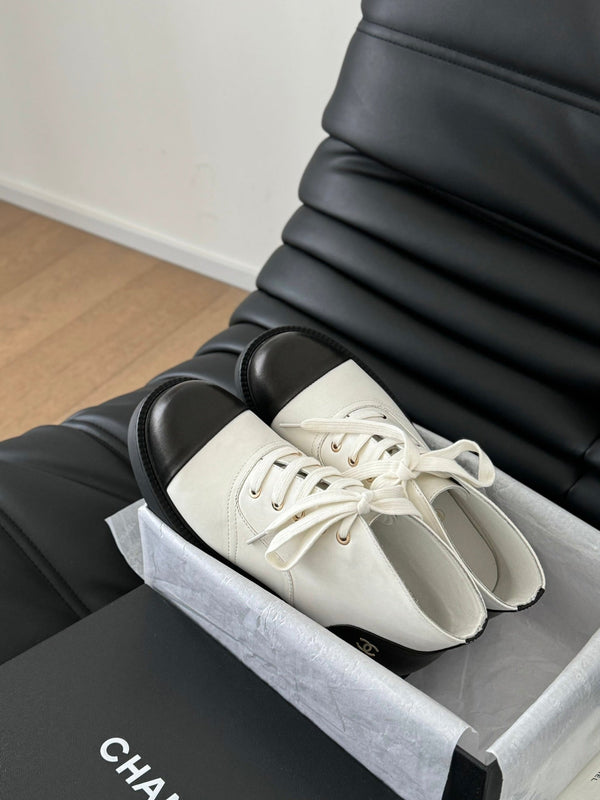 CC Ankle Boots White Mix Black Calfskin  937066