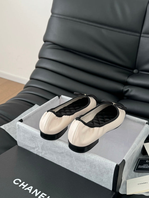 CC Ballet Flats In White Lambskin 143540