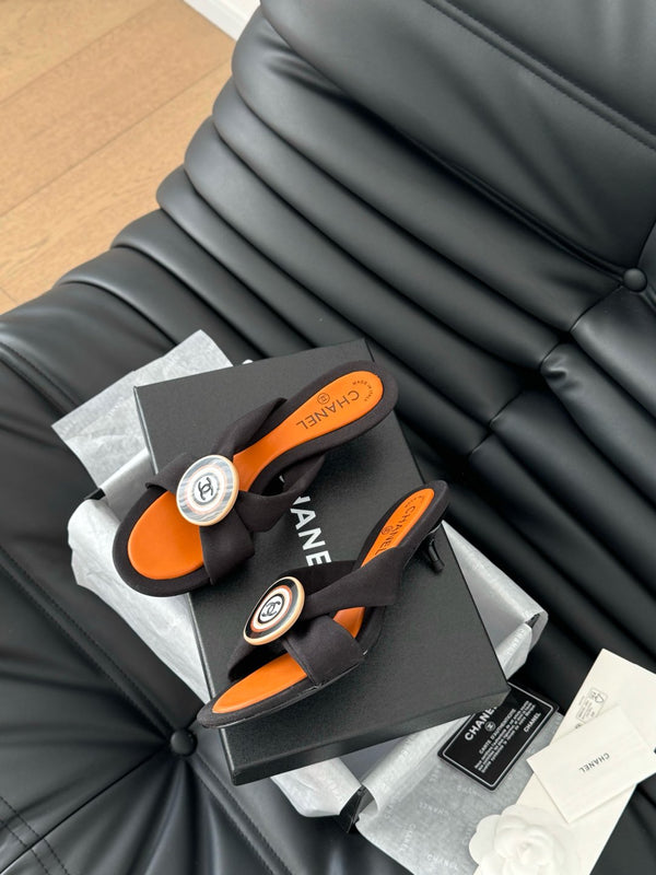 SANDALI CC SLIDE IN TESSUTO NERO