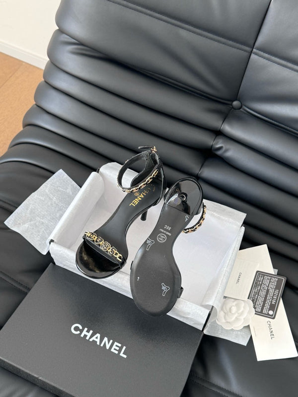 SANDALO TACCO ALTO 7,5 MM IN PELLE DI MONTONE NERA CON ADESIVI