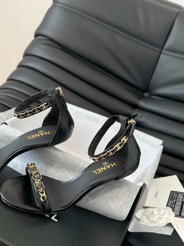 SANDALO TACCO ALTO 7,5 MM IN PELLE DI MONTONE NERA CON ADESIVI