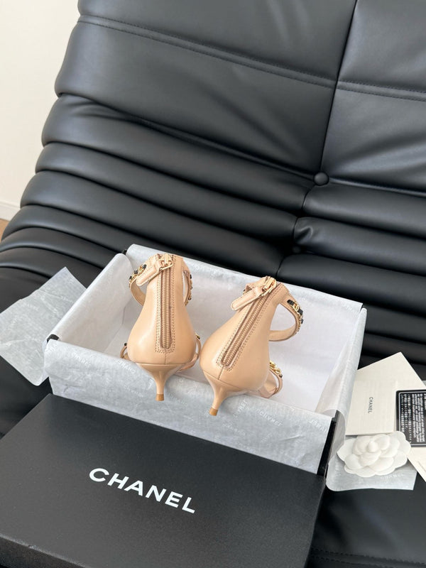 SANDALO TACCO MEDIO 35 MM IN PELLE DI MONTONE COLOR NUDE CON ADESIVI