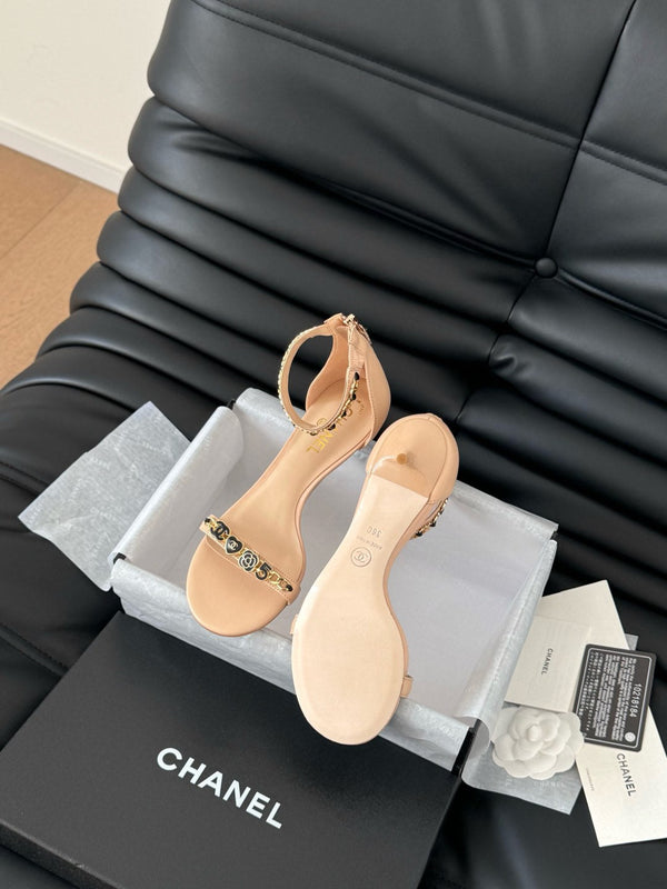 SANDALO TACCO MEDIO 35 MM IN PELLE DI MONTONE COLOR NUDE CON ADESIVI