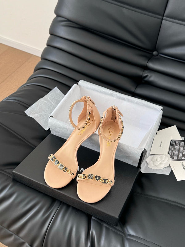 SANDALO TACCO MEDIO 35 MM IN PELLE DI MONTONE COLOR NUDE CON ADESIVI