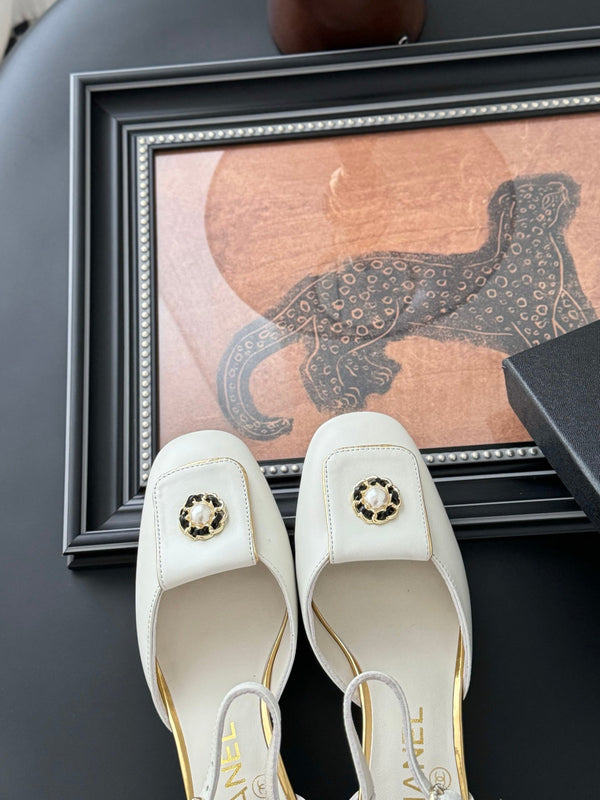 CC 25 Mary Jane White Cowhide 305279