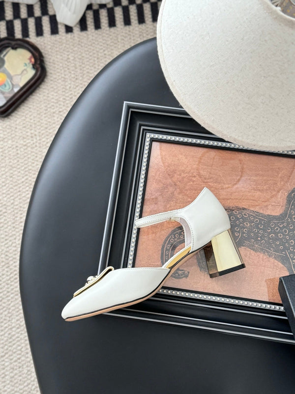 CC 25 Mary Jane White Cowhide 305279