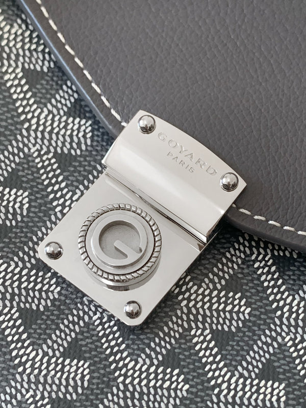 CHYPRE WALLET-POUCH 21 IN GRAY GOYARDINE CANVAS AND CALFSKIN