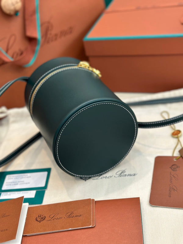 BORSA EXTRA CASE MEDIA 16 IN PELLE DI VITELLO LISCIA BLU PAVONE CON FERRAMENTA ORO