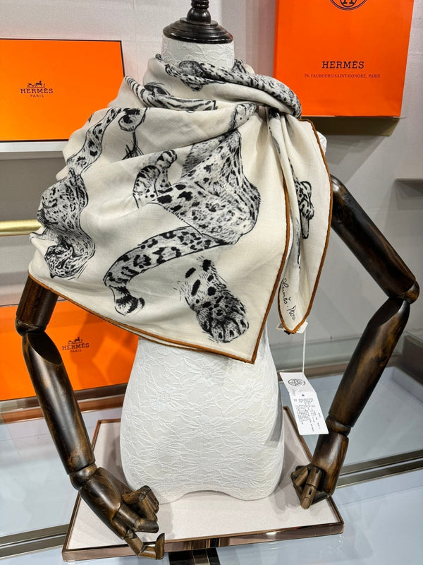 Dans L'atelier De Robert Dallet Sacrf 140 CM In White Black Cashmere And Mulberry Silk 379768