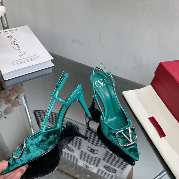 Vlogo Signature Slingback in pelle di vitello e velluto verde scuro