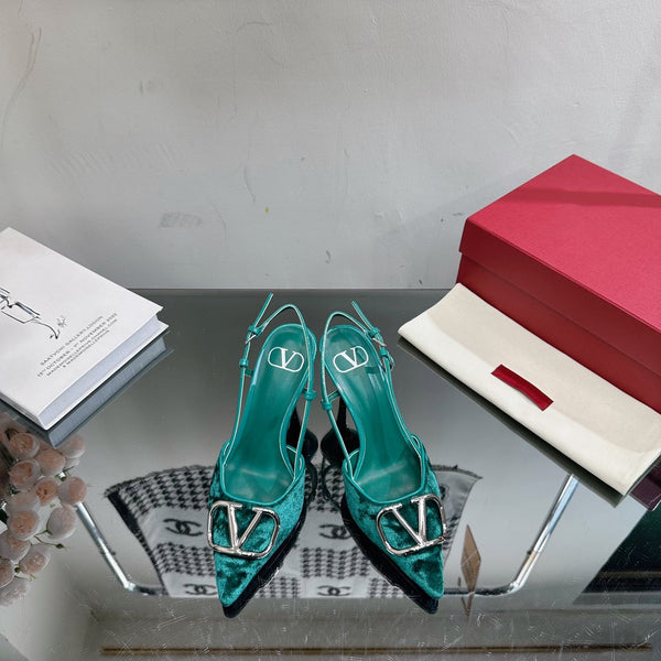 Vlogo Signature Slingback in pelle di vitello e velluto verde scuro
