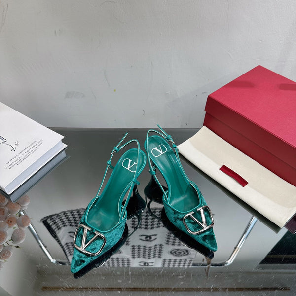 Vlogo Signature Slingback in pelle di vitello e velluto verde scuro