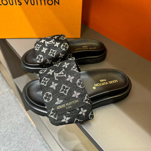 LV VELCRO SLIPPERS IN BLACK MONOGRAM JACQUARD