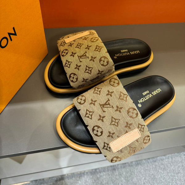 LV VELCRO SLIPPERS IN PEANUT BROWN MONOGRAM JACQUARD