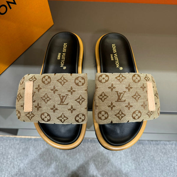 LV VELCRO SLIPPERS IN PEANUT BROWN MONOGRAM JACQUARD