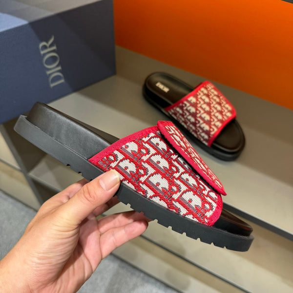 CD VELCRO STRAP SLIPPER RED JACQUARD