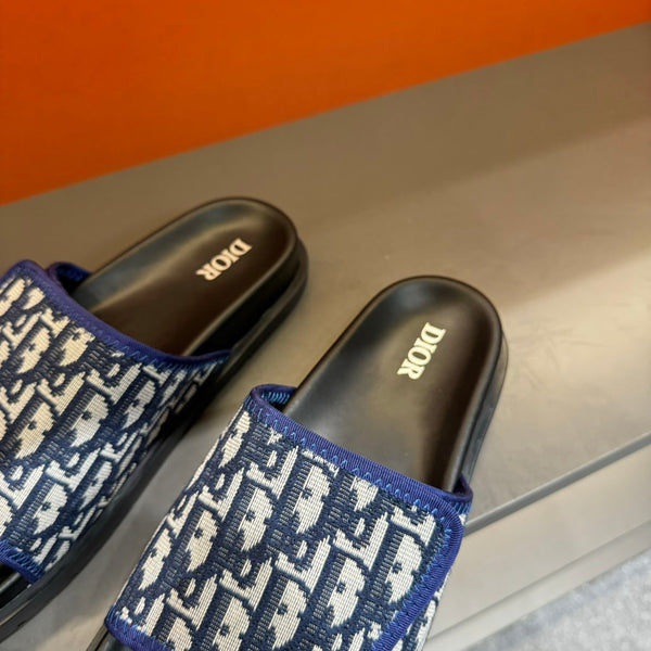 CD VELCRO STRAP SLIPPER AZURE JACQUARD