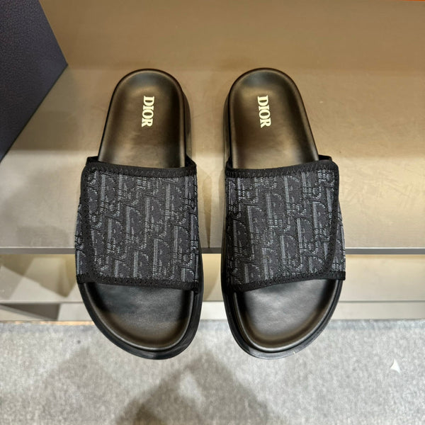 CD VELCRO STRAP SLIPPER BLACK JACQUARD