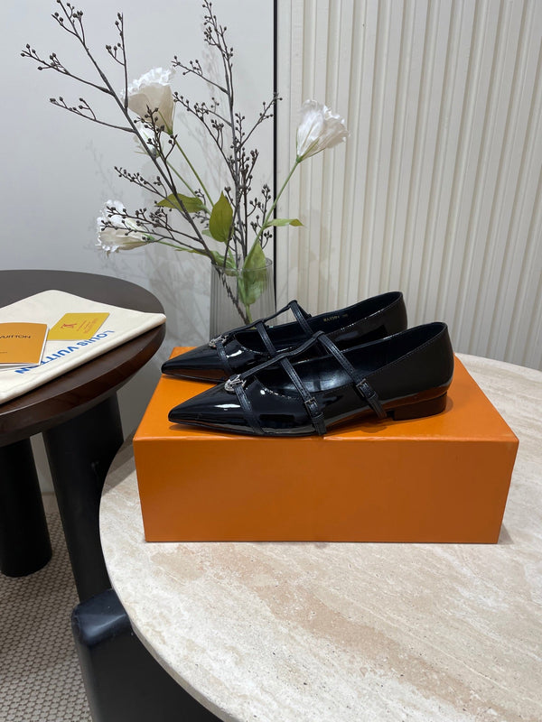 POINTED-TOE TRIPLE-STRAP BALLET FLAT IN BLACK PATENT CALFSKIN