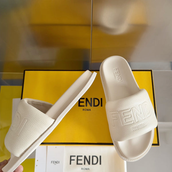FENDI ROMA SLIDES IN WHITE  FUSSBETT LAMBSKIN