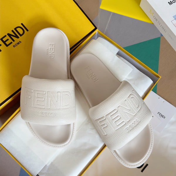 FENDI ROMA SLIDES IN WHITE  FUSSBETT LAMBSKIN