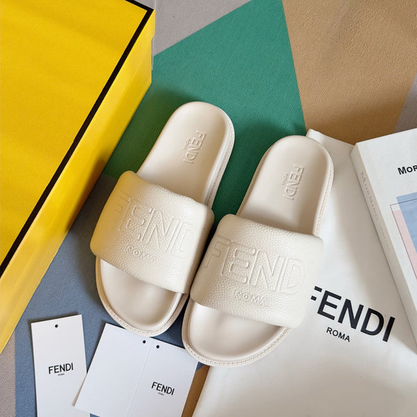FENDI ROMA SLIDES IN WHITE  FUSSBETT LAMBSKIN