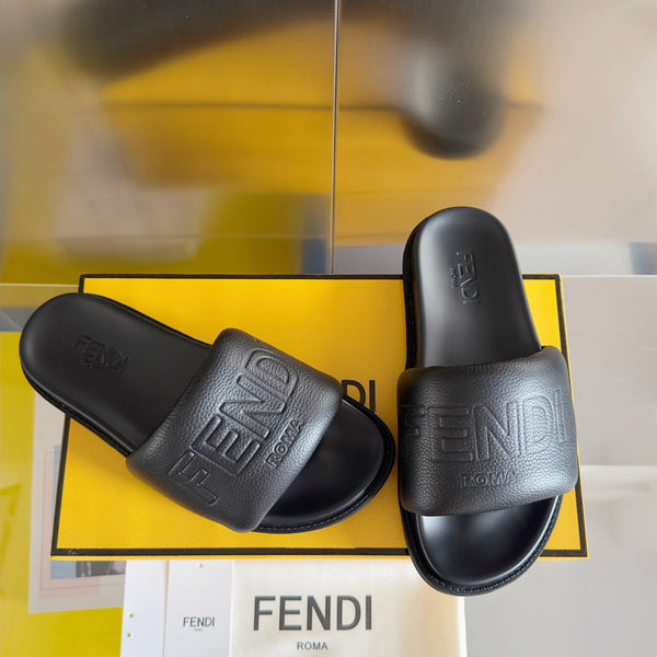 FENDI ROMA SLIDES IN BLACK  FUSSBETT LAMBSKIN