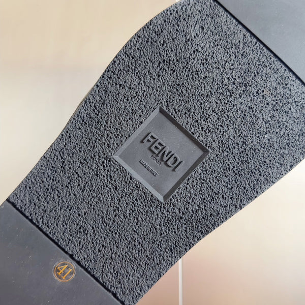 FENDI ROMA SLIDES IN BLACK  FUSSBETT LAMBSKIN