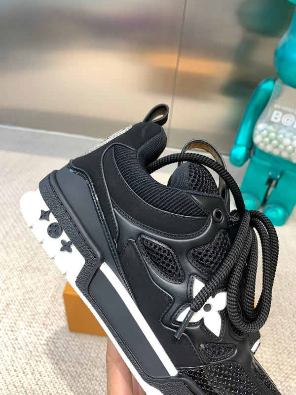Sneaker da skate LV in pelle di vacchetta nera