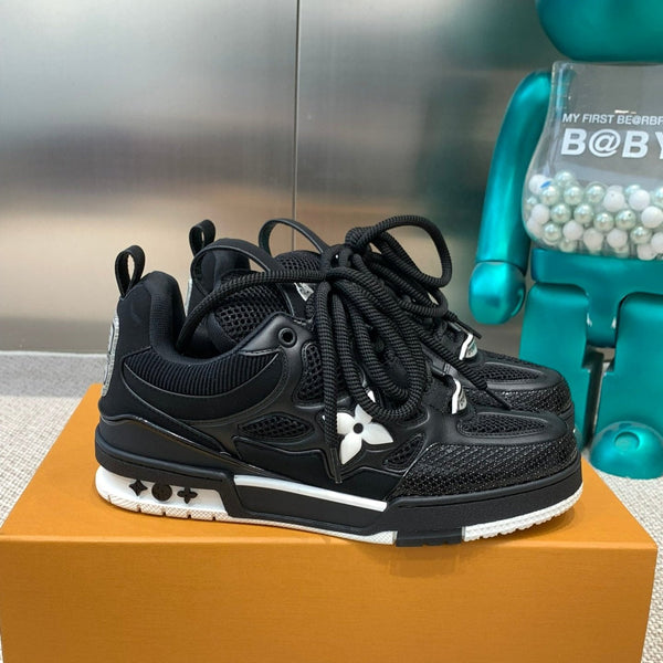 Sneaker da skate LV in pelle di vacchetta nera